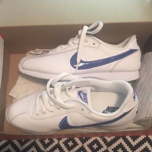 Women’s Nike stamina shoes - size 7.5